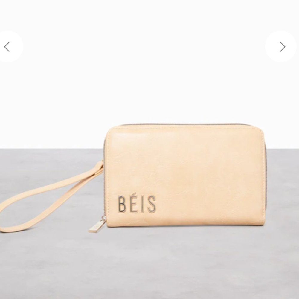 NWT BEIS The Travel Wallet (Beige)